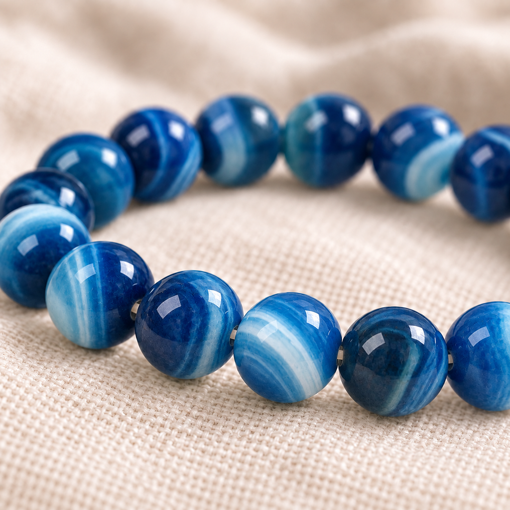 Dyed Blue Agate 8mm stretch bracelet macro