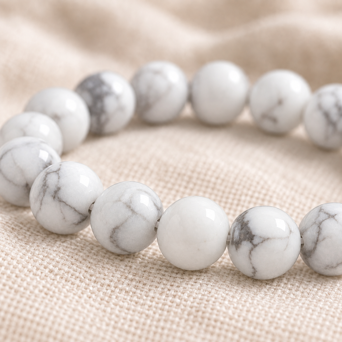 Howlite 8mm stretch bracelet macro