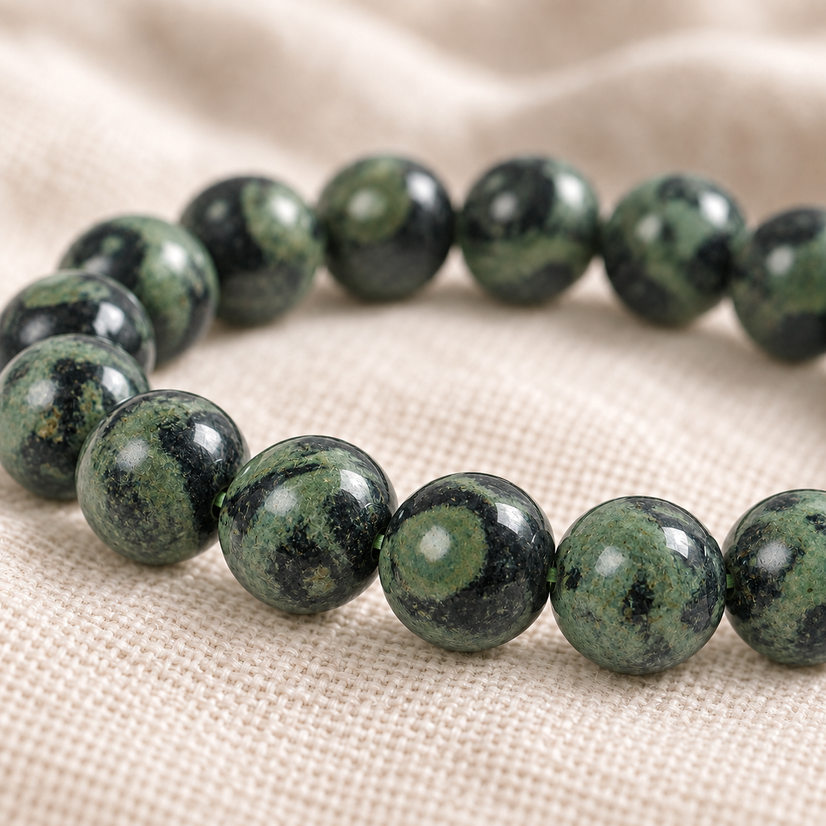 Kambaba Jasper 8mm stretch bracelet macro