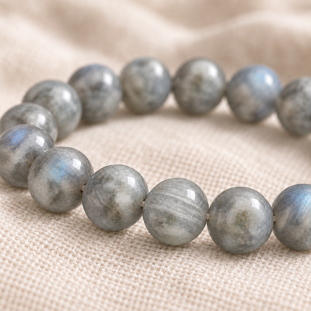 Labradorite 8mm stretch bracelet macro