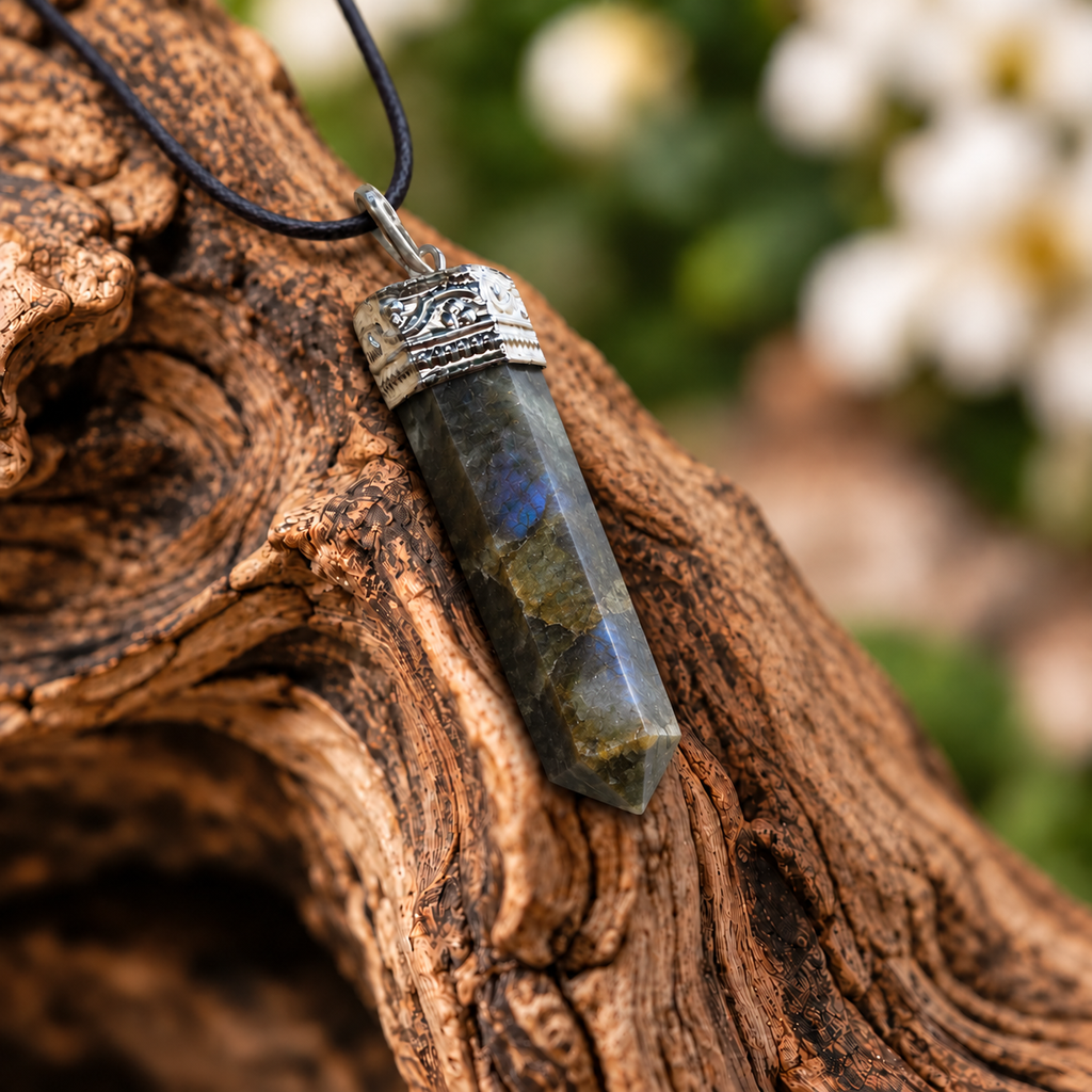 Labradorite pencil pendant — detail close-up