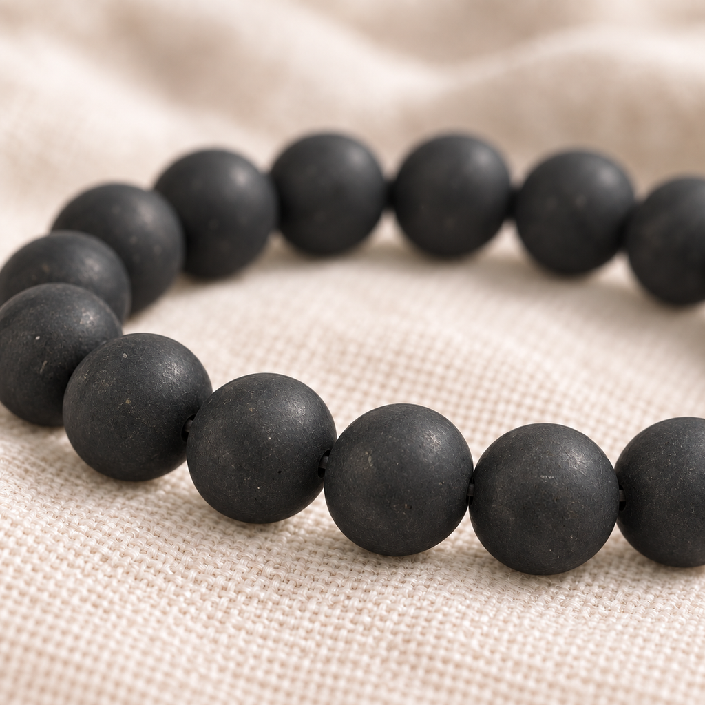 Shungite 8mm stretch bracelet macro